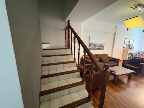 Depto Tipo Casa en Venta con 1 cocheras