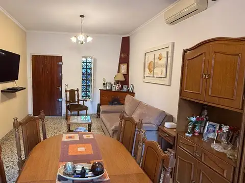 Casa 4 ambientes con 1 baño