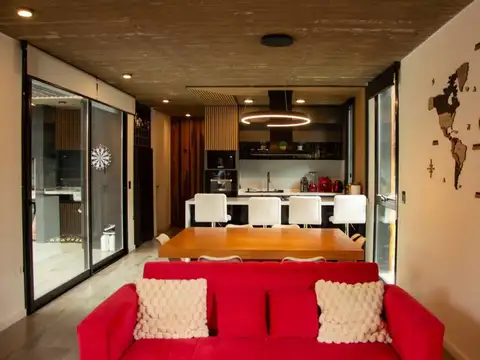 Casa 4 ambientes con 3 baños