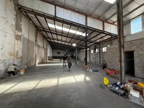 Galpon en Alquiler 40  mts Fondo