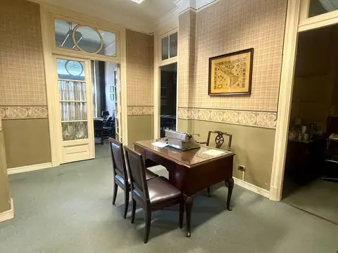 Oficina en Venta 90 años