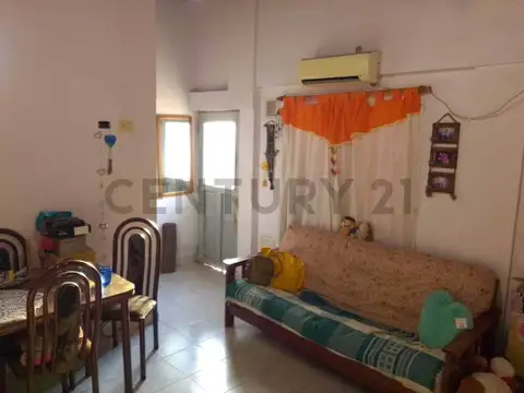 Almafuerte 100, Piso 1