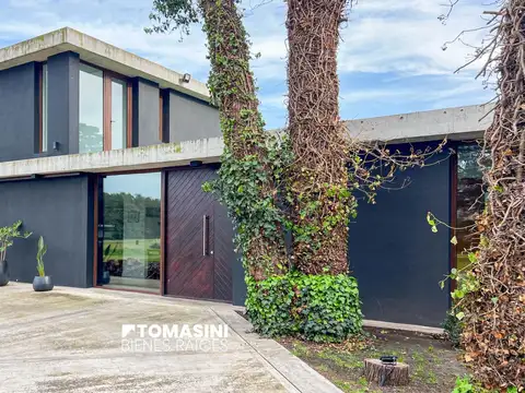 CASA DE 4 AMBIENTES EN BARRIO RUMENCO