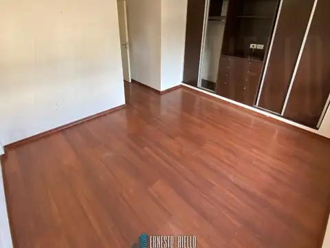 ALQUILER SEMIPISO 2 AMBIENTES CON COCHERA Y BALCON ATERRAZADO, QUILMES CENTRO