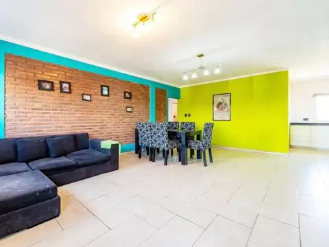 Joaquin V. Gonzalez 1200, Piso 1