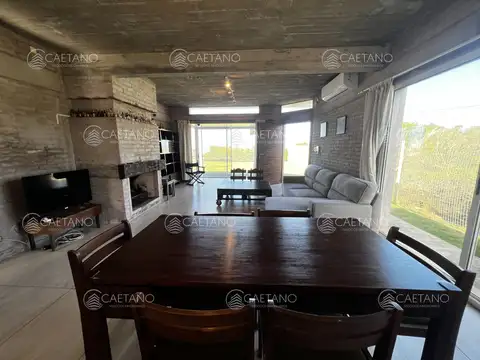 Casa en Alquiler Temporal en Manantiales, USD 8.400