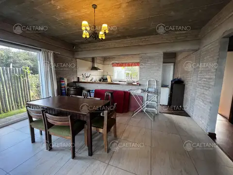 Casa 4 ambientes con 1 baño