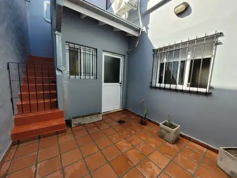 Depto Tipo Casa en Venta con 1 cocheras
