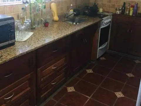 Casa 3 ambientes con 1 baño