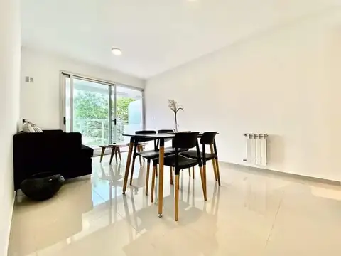 Calle 8 e / 41 y 42 La Plata