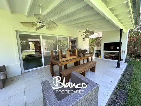 Casa en Alquiler en Guido, USD 1.800