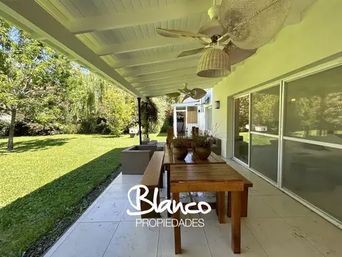 Casa 4 ambientes con 3 baños