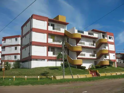 Av 1 y Paseo 144, Villa Gesell-Depto de 1 dormitorio