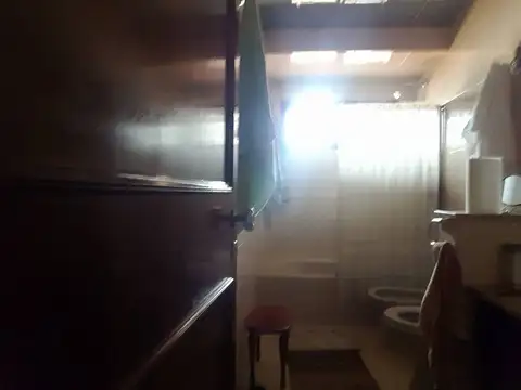 EN VENTA EN CIUDAD JARDIN CHALET MUY CENTRICO, CUENTA CON 4 DORMITORIOS - FICHA 5736