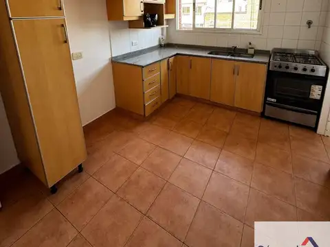 Departamento en Alquiler con 1 cocheras