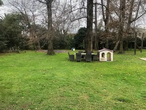 Casa en Venta con 4 cocheras