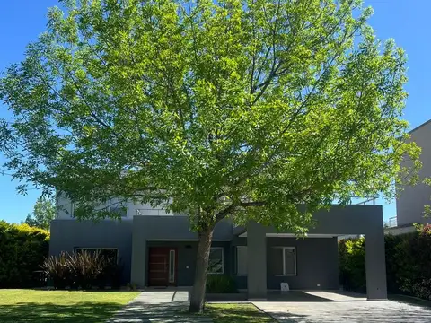 Casa en venta en La Lomada De Pilar, Pilar - 6 Ambientes