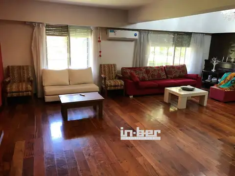 Casa en Venta con 3 cocheras
