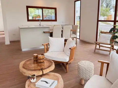 Casa en Venta en Pilar del Este - Santa Elena, USD 250.000