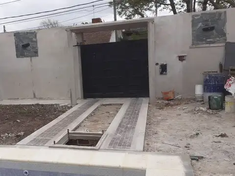 Casa 3 ambientes con 2 baños