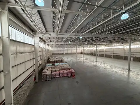 Alquiler  6100 mts cub de Deposito Polo Ezeiza 200 mts del acceso principal