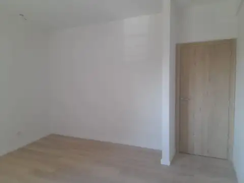 CARLOS CASARES  al 2700