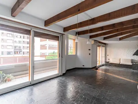 Dúplex Tipo Casa de 6 Amb. con Dependencia y Balcones – Súper Luminoso – Núñez