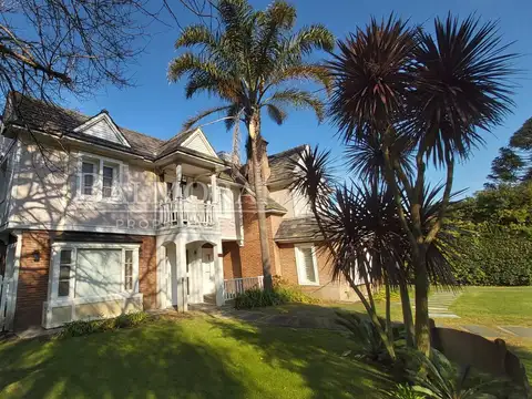 Av. del Libertador 700