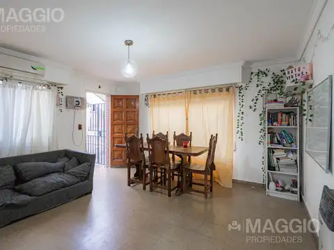 Depto Tipo Casa en Venta de 4 ambientes