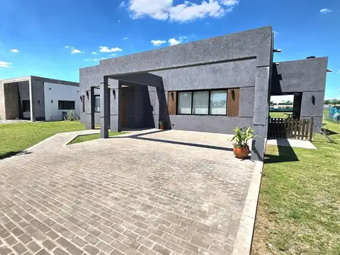 VENTA CASA 4 AMB PRADOS DEL OESTE MORENO FINANCIA