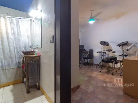 Casa con local en Liniers