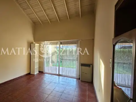 Casa 3 ambientes con 1 baño