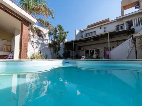 CASA EN VENTA 3 DORMIS PILETA COCHERA APTO CREDITO