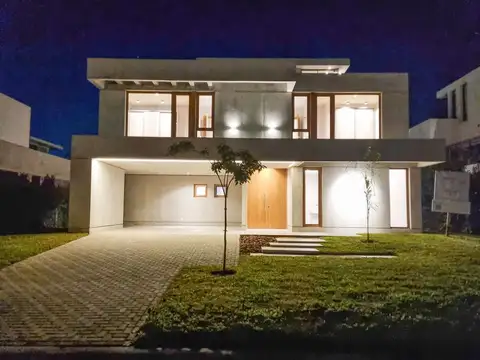 Venta Casa Moderna 6 Ambientes. Yacht, Nordelta