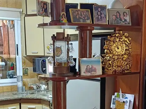 Casa 5 ambientes con 3 baños