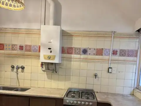 PH en alquiler, muy luminoso sin expensas. Boedo