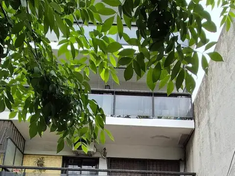 LOCAL A LA CALLE CONSTITUCION