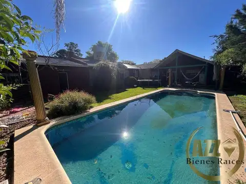 Casa 5 ambientes con 4 baños