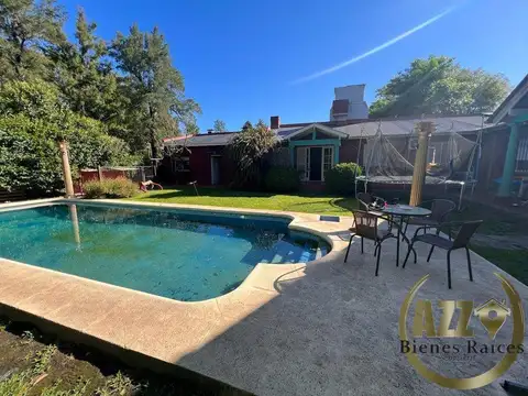 Casa en Venta con 4 cocheras
