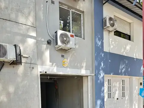 VENTA - COCHERA UNICA AL FRENTE - REP. DE LA SEXTA