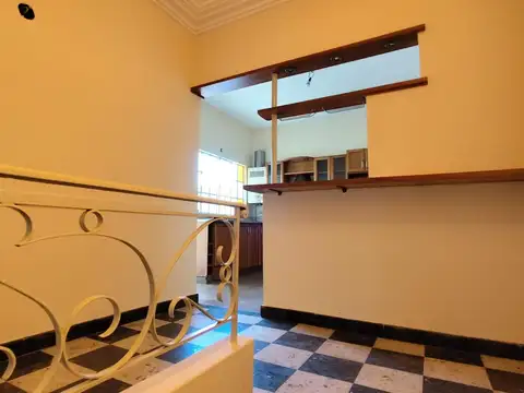 Depto Tipo Casa en Alquiler 60 años