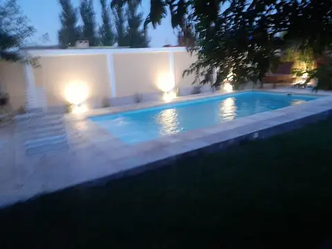 Casa 9 ambientes con 3 baños