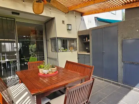 Casa 4 ambientes con 3 baños