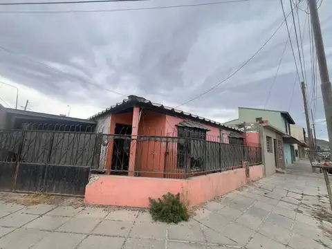 CASA  EN AV. LISANDRO DE LA TORRE Y AV. CONGRESO
