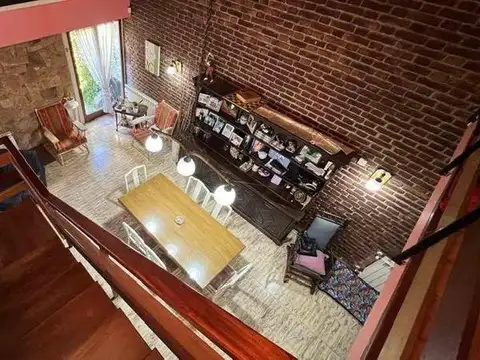 Casa 5 ambientes con 4 baños