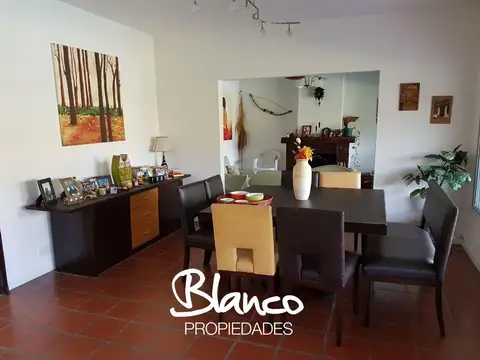 Casa en Alquiler Temporal con 2 cocheras