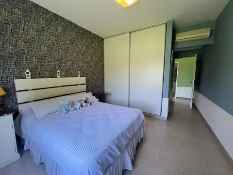 Casa 2 ambientes con 2 baños