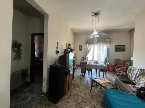 Casa 7 ambientes con 4 baños