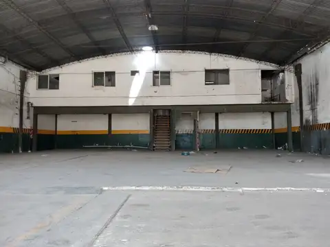 Galpon en Venta 40  mts Fondo