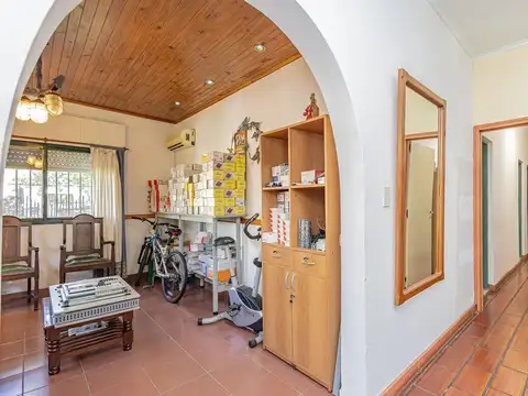 Casa 5 ambientes con 2 baños